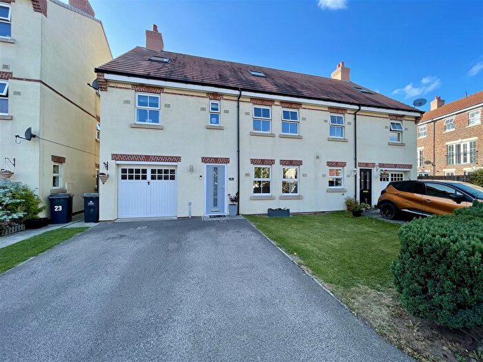 6 Bedroom Semi-Detached House For Sale In Nursery Lane, Darlington, DL2