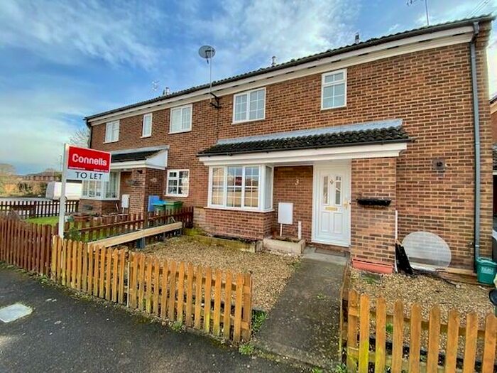 2 Bedroom Cluster House To Rent In Crocus Drive, Aylesbury, HP21