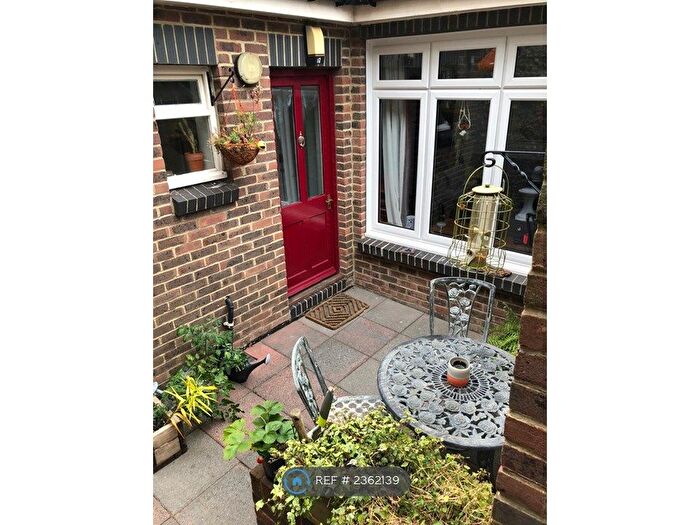 1 Bedroom Flat To Rent In Queens Road 'mews', Brighton, BN1