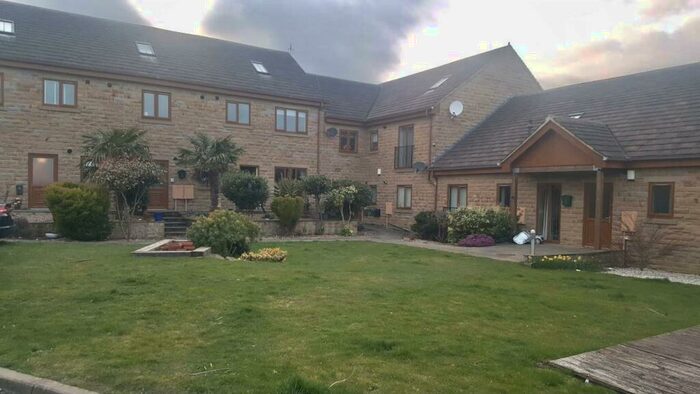 3 Bedroom Maisonette To Rent In Ballfield Lane, Darton, Barnsley, S75