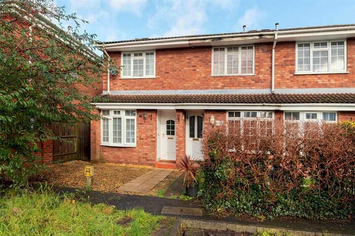 2 Bedroom End Of Terrace House To Rent In Atherley Way, Hounslow TW4