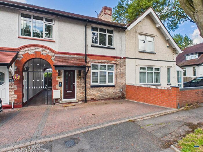3 Bedroom Town House For Sale In Green Lane, Oldham, OL8