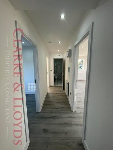 2 Bedroom Flat To Rent In Crown Road, Ilford, IG6