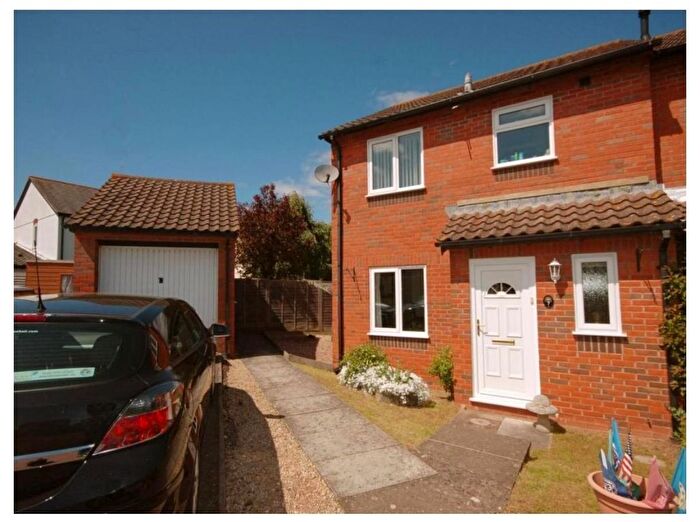 3 Bedroom End Terrace House To Rent In Three Corners Place, Alphington, Exeter, EX2