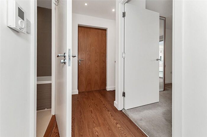 1 Bedroom Flat To Rent In Addenbrookes Road, Trumpington, Cambridge, Cambridgeshire, CB2