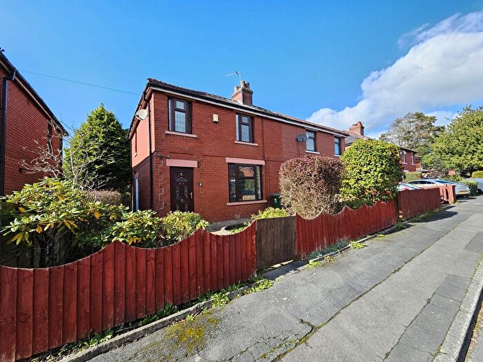 3 Bedroom Property To Rent In Clarence Avenue, Haslingden, Rossendale, BB4