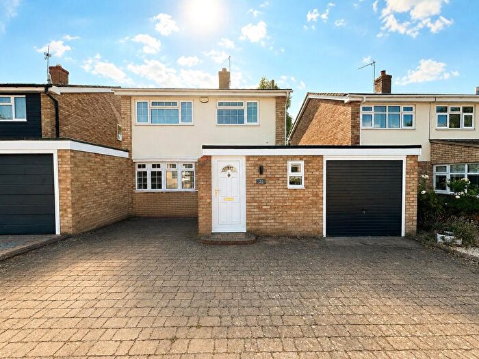 3 Bedroom Detached House To Rent In Dewlands, Oakley, Bedford, MK43