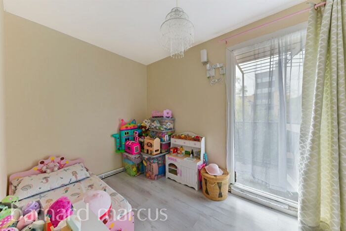 1 Bedroom Flat For Sale In Heather Close, London, SW8