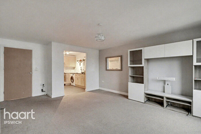 2 Bedroom Apartment For Sale In Pownall Road, Ipswich, IP3