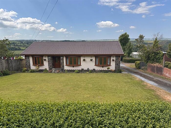 3 Bedroom Detached Bungalow For Sale In Heol Y Garn, Garnswllt, Ammanford, SA18