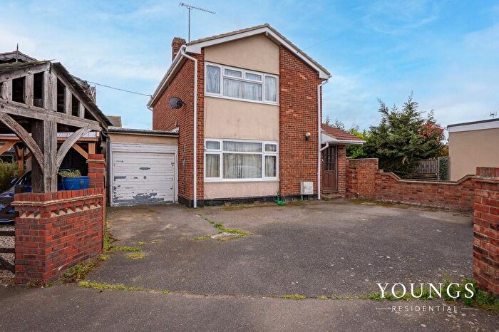 4 Bedroom Detached House For Sale In Mornington Road, Canvey Island, SS8