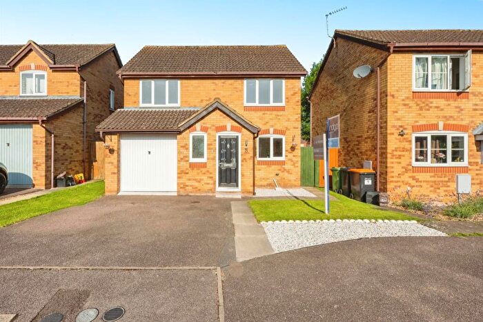 4 Bedroom Detached House For Sale In Nicholls Close, Barton-Le-Clay, Bedford, MK45