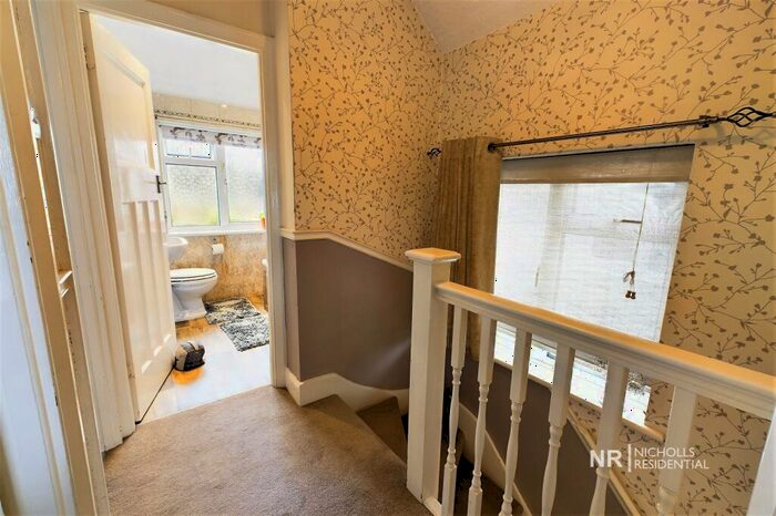 3 Bedroom End Of Terrace House For Sale In Ashby Avenue, Chessington, Surrey., KT9