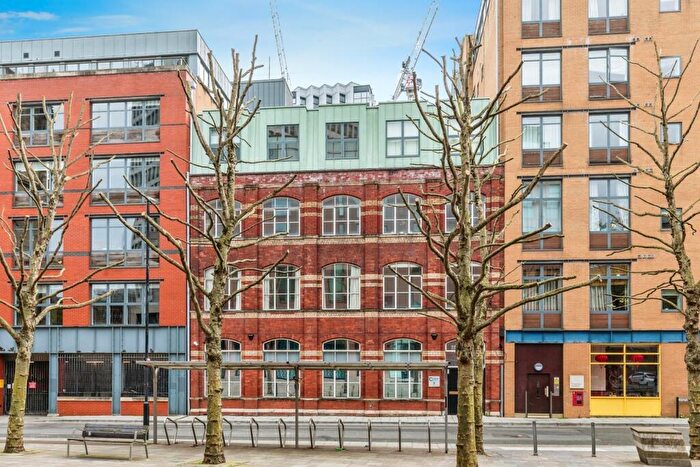 2 Bedroom Flat For Sale In Thomas Lane, Bristol, BS1