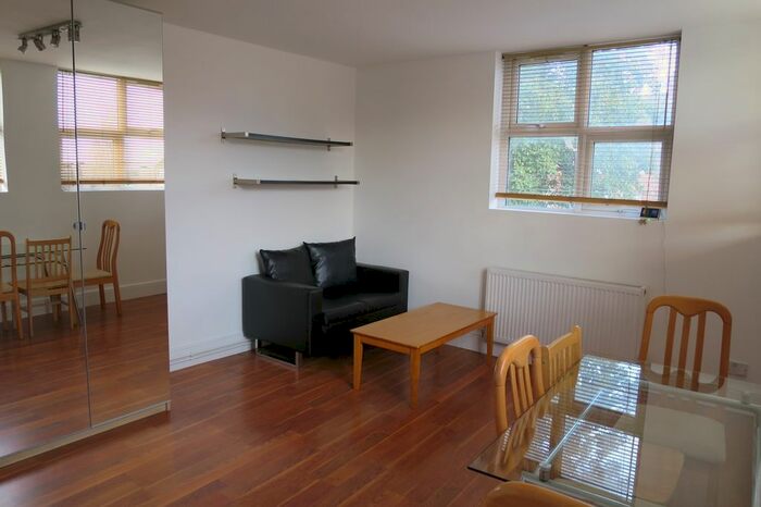 2 Bedroom Flat To Rent In Ruislip Road East, Greenford, UB6