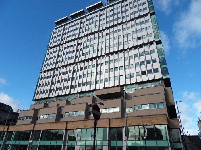 3 Bedroom Flat To Rent In Bothwell Street, City Centre, Glasgow, G2