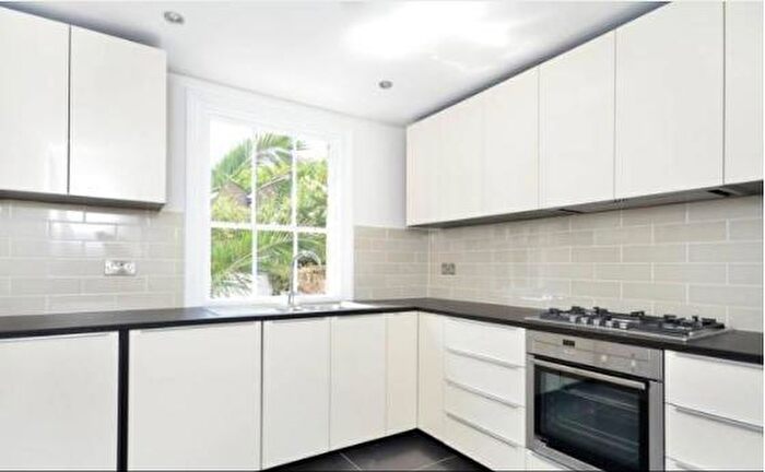 4 Bedroom Town House To Rent In Bancroft Road, Bethnal Green, Stepney Green, Mile End, Whitechapel, London, E1