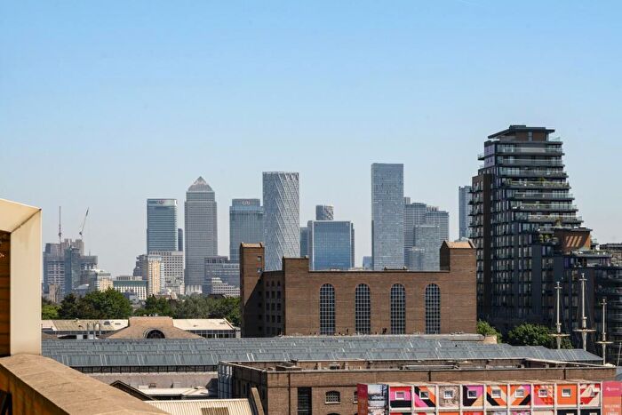 3 Bedroom Apartment For Sale In Artichoke Hill, Wapping, London, E1W