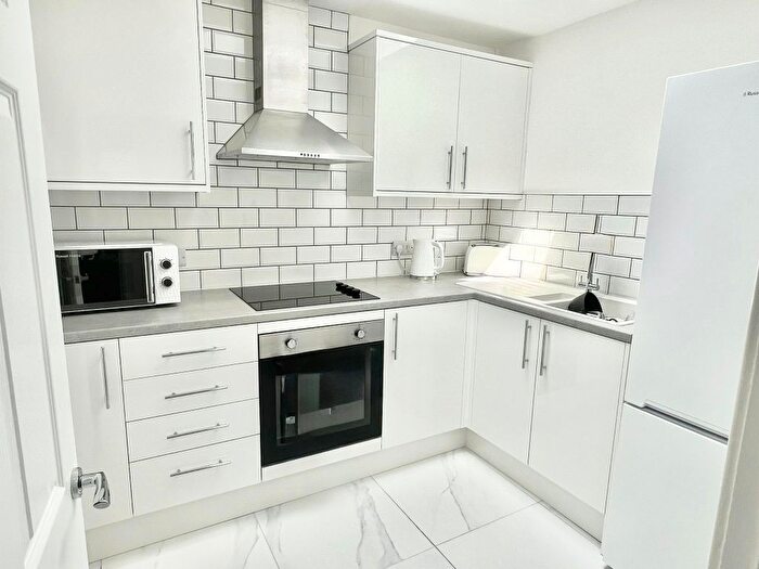 3 Bedroom Flat To Rent In London Road, Waterlooville, PO8