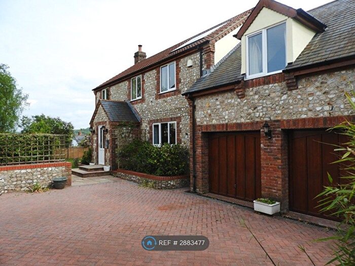 5 Bedroom Detached House To Rent In Churchills Rise, Cullompton, EX15