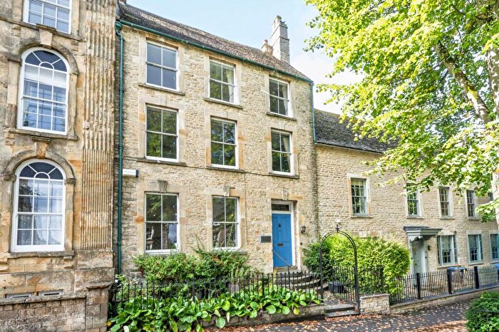 4 Bedroom Town House For Sale In New Street, Chipping Norton, OX7