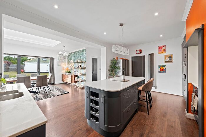 5 Bedroom Detached House For Sale In Leadhall Lane, Harrogate, HG2