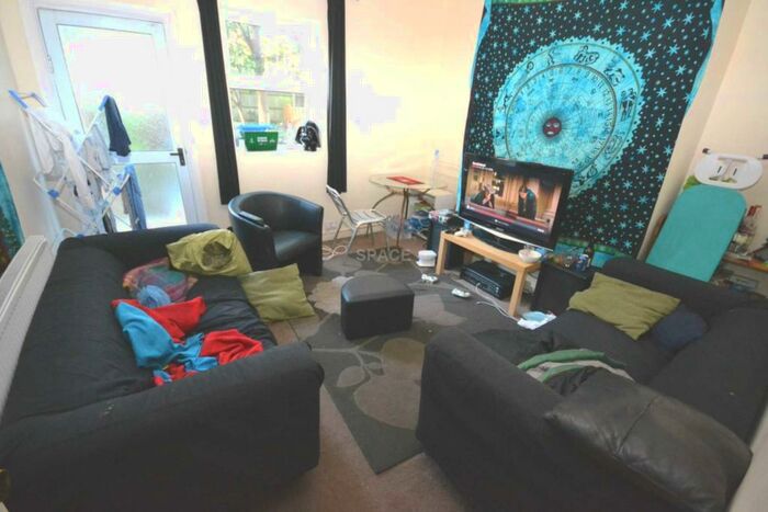 6 Bedroom Terraced House To Rent In Addington Road, Reading, Berkshire, RG1