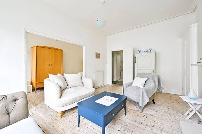 1 Bedroom Flat To Rent In Charleville Road, Barons Court, London, W14