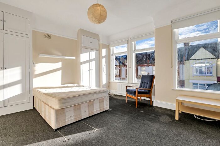 3 Bedroom Terraced House For Sale In Undine Street, London, SW17