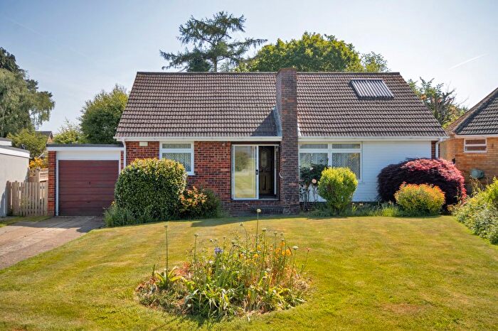 3 Bedroom Bungalow For Sale In Ashleigh Close, Meopham, Gravesend, Kent, DA13