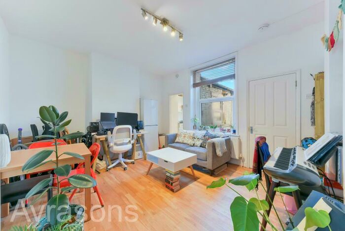 1 Bedroom Flat To Rent In Vauxhall, London, SE11