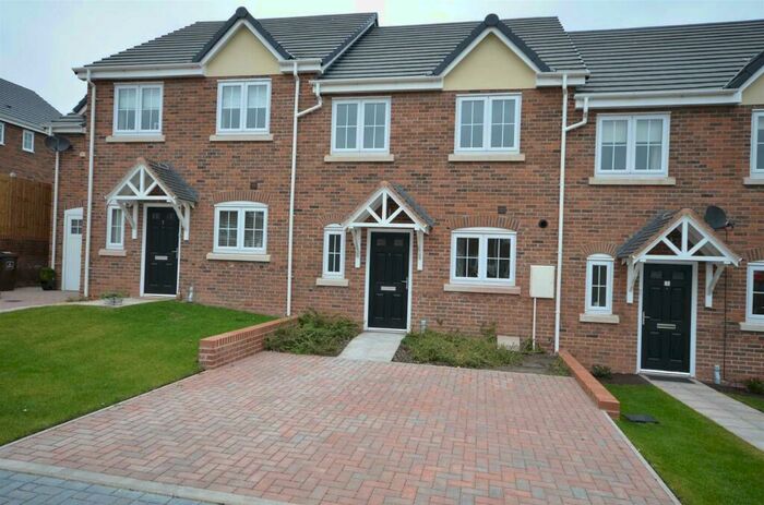 3 Bedroom Town House To Rent In Priory Close, Stone, ST15