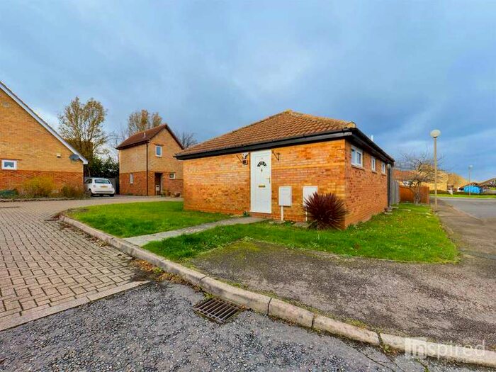 2 Bedroom Detached Bungalow To Rent In Laurel Close, Crownhill, MK8