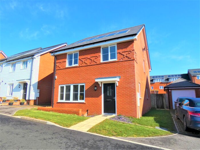 4 Bedroom Detached House To Rent In Gregory Drive, Church Crookham, Fleet, GU52