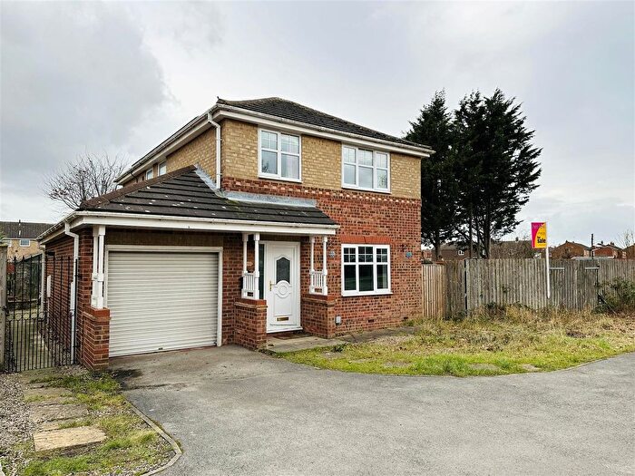 4 Bedroom Detached House For Sale In Topcliffe Court, Selby, YO8