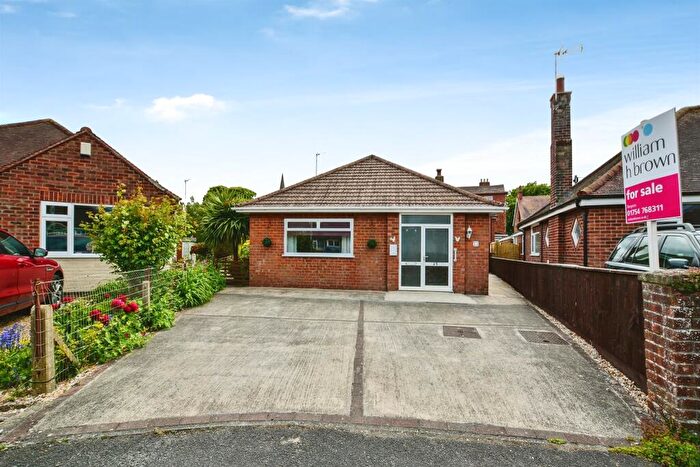 2 Bedroom Detached Bungalow For Sale In Lumley Crescent, Skegness, PE25