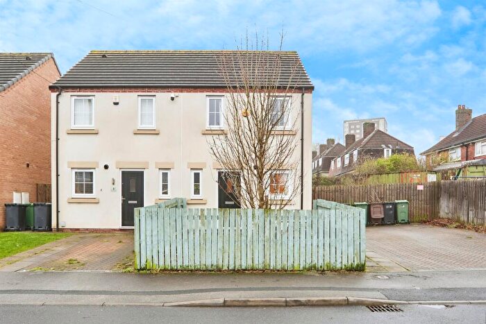 2 Bedroom Semi Detached House For Sale In Oak Tree Place, Leeds, LS9