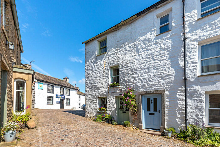 3 Bedroom Cottage For Sale In Gable Cottage, Main Street, Dent, LA10