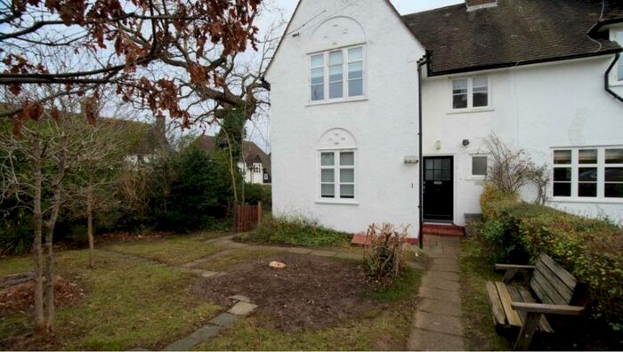 2 Bedroom Detached House To Rent In Wordsworth Walk, Hampstead Garden Suburb, London, NW11