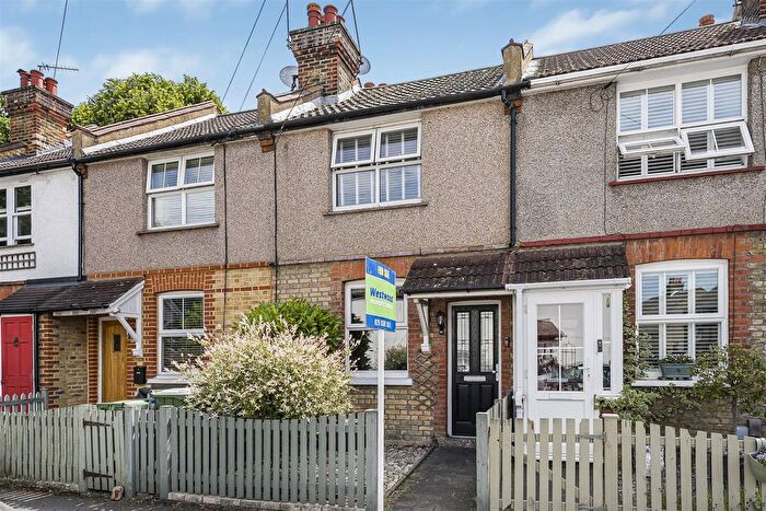 2 Bedroom Terraced House For Sale In Woodside Road, Sidcup, DA15