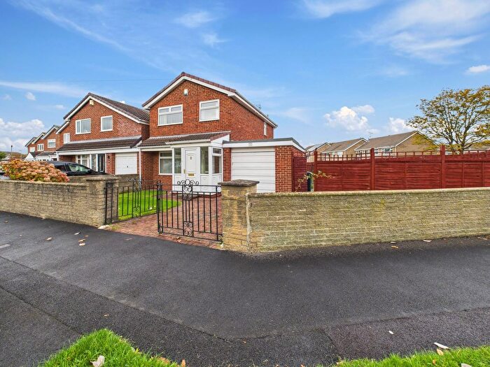 3 Bedroom Detached House For Sale In Sherburn Way, Wardley, Gateshead, NE10