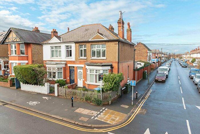 2 Bedroom Flat To Rent In Terrace Road, Walton-On-Thames, KT12