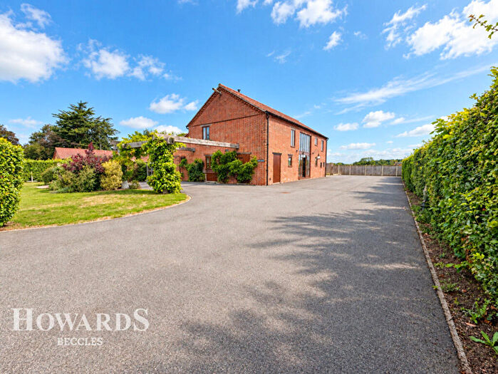 6 Bedroom Barn Conversion For Sale In Elms Lane, Beccles, NR34