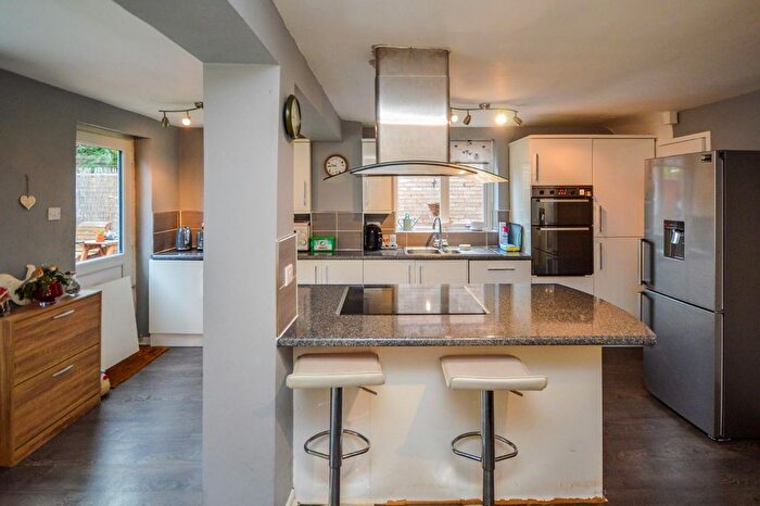 3 Bedroom Detached House To Rent In Teall Court, Ossett, WF5