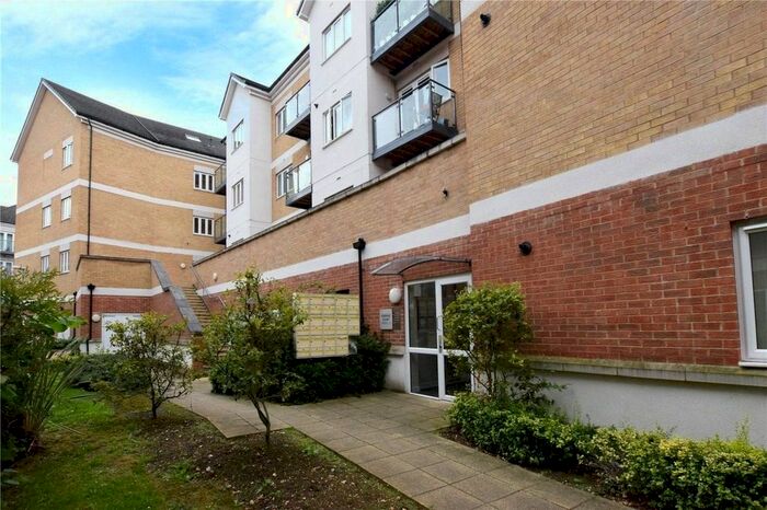 1 Bedroom Flat To Rent In Edridge Court, Ley Farm Close, Watford, Hertfordshire, WD25