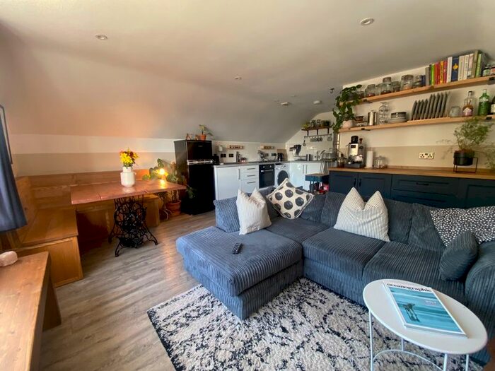 2 Bedroom Flat To Rent In Belfry Alley, Bristol, BS5