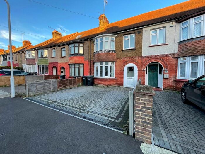 3 Bedroom Terraced House To Rent In Lamorna Avenue, Gravesend, DA12