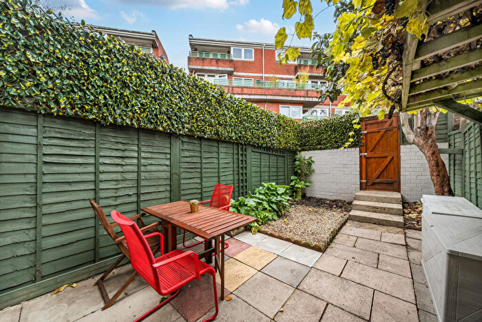 3 Bedroom House For Sale In Woods Road, London, SE15