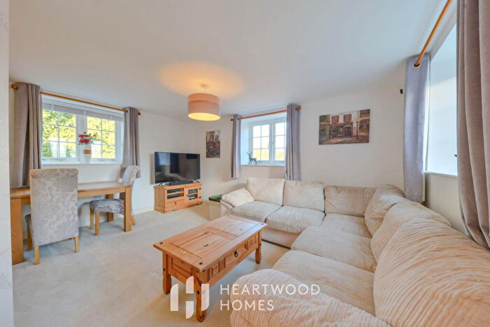 1 Bedroom Apartment For Sale In Little Night Leys Court, Napsbury, AL2