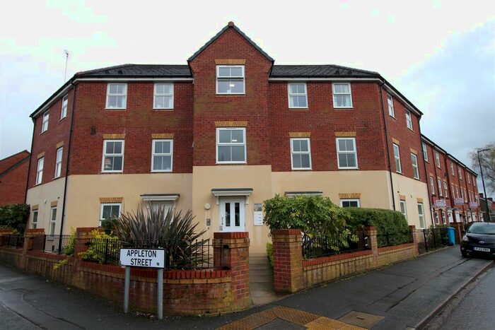 2 Bedroom Flat To Rent In Appleton Street, Manchester, M8